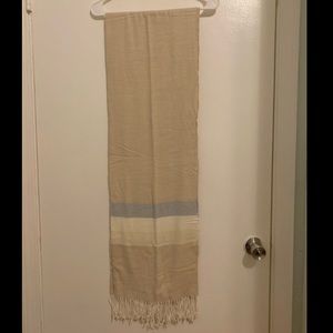 GAP Scarf